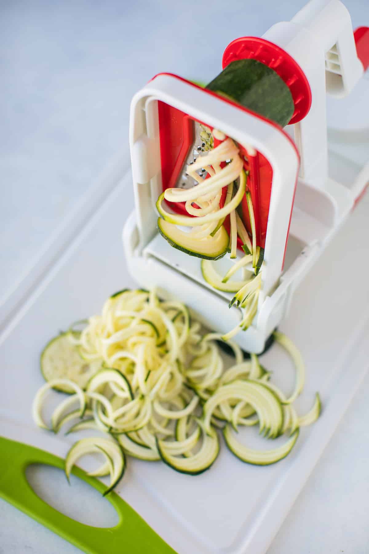 paderno spializer making zucchini noodles