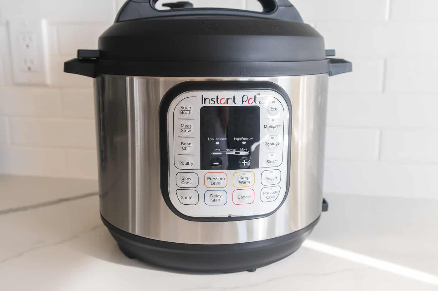 https://www.cleaneatingkitchen.com/wp-content/uploads/2018/11/how-to-use-instant-pot-duo-1.jpg