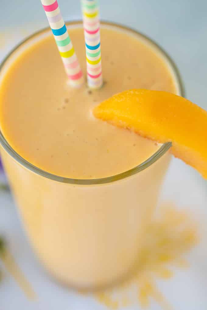 smoothie with striped straws