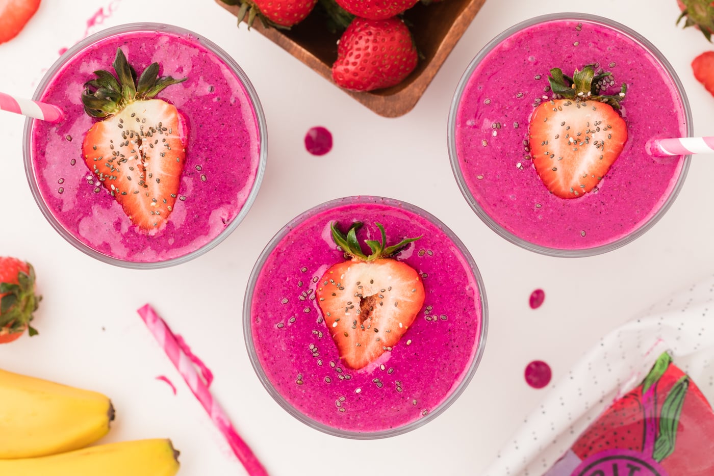 https://www.cleaneatingkitchen.com/wp-content/uploads/2020/05/Dragon-Fruit-Smoothie-4437.jpg