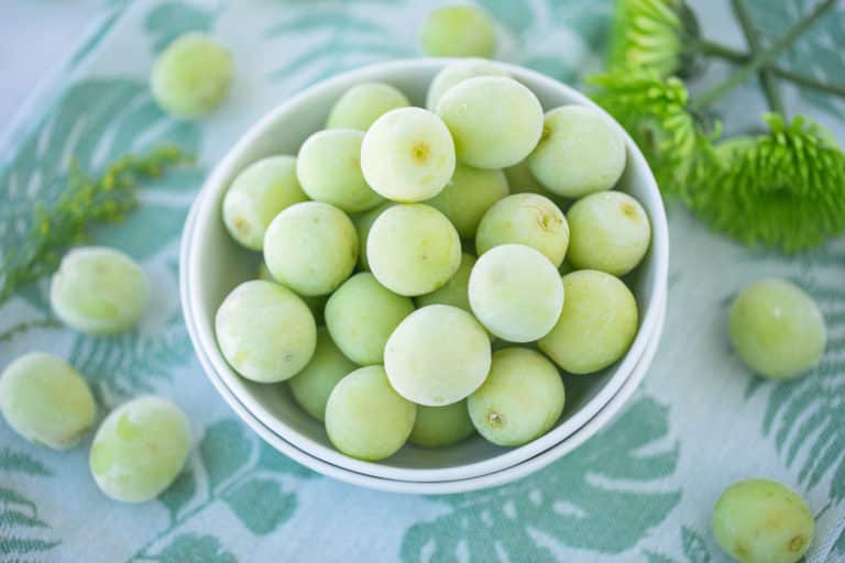 bowl of frozen grapes ready to be eaten