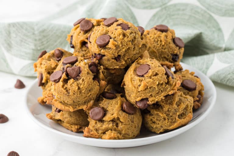 plate of vegan pumpkin chocolate chip cookies