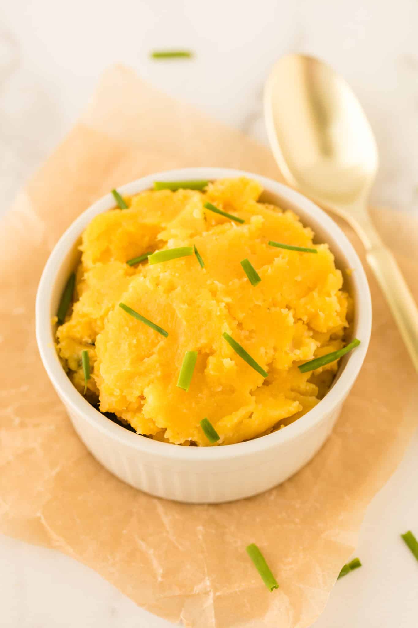 cooked acorn squash puree served in a bowl