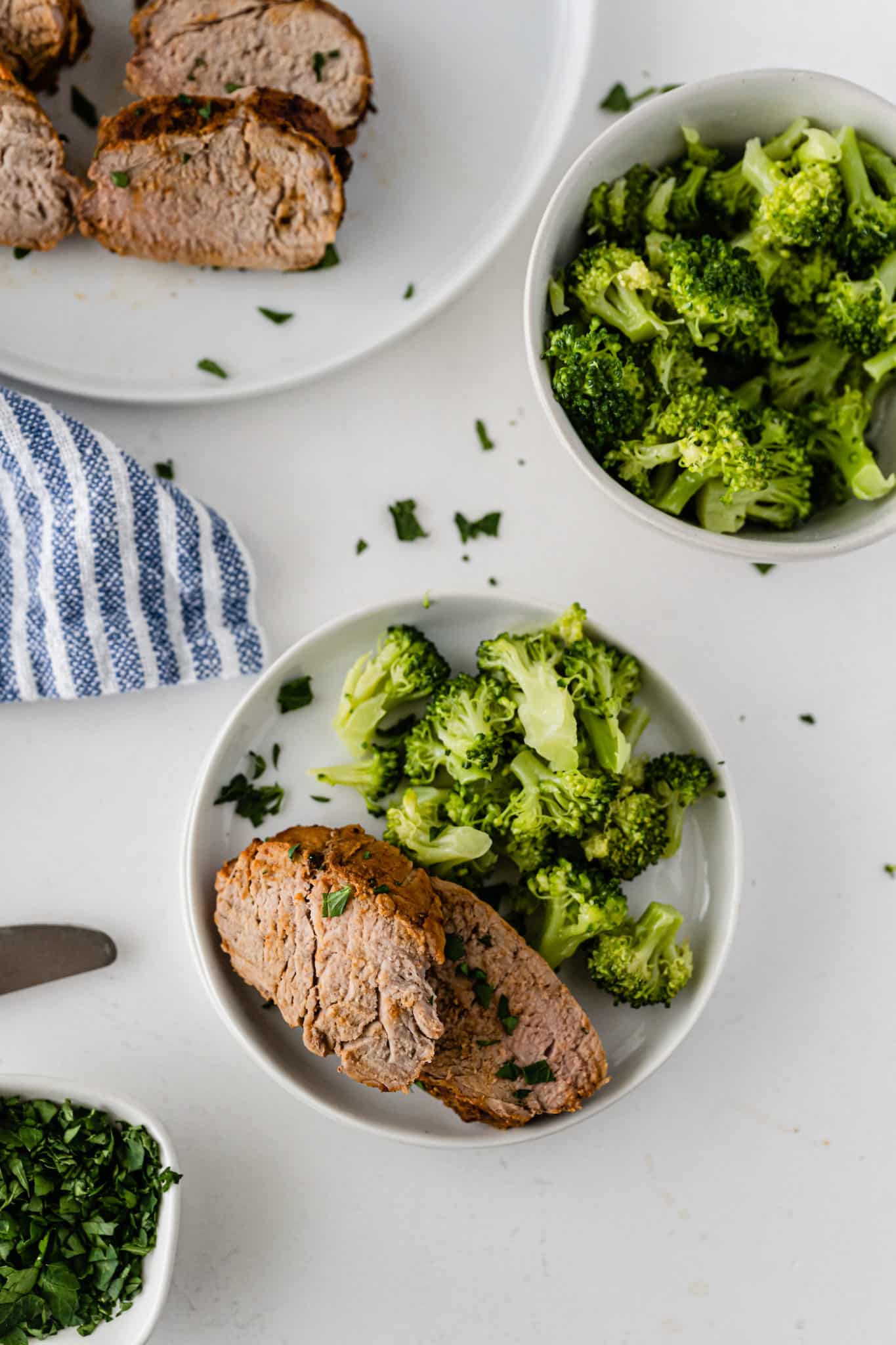 air fryer Pork loin with served with broccoli