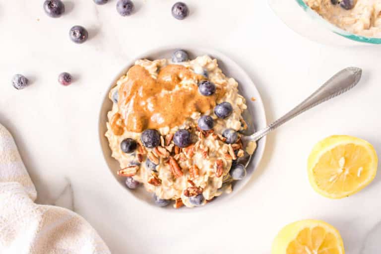 overnight oats with blueberries