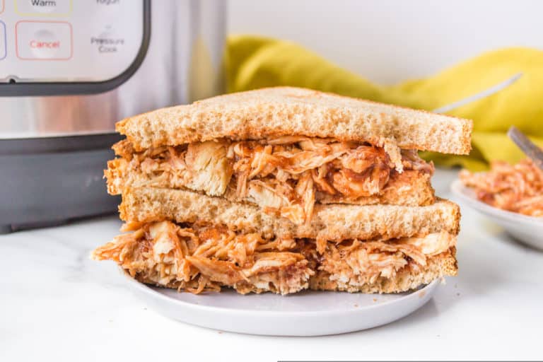 instant pot pulled bbq chicken sandwich