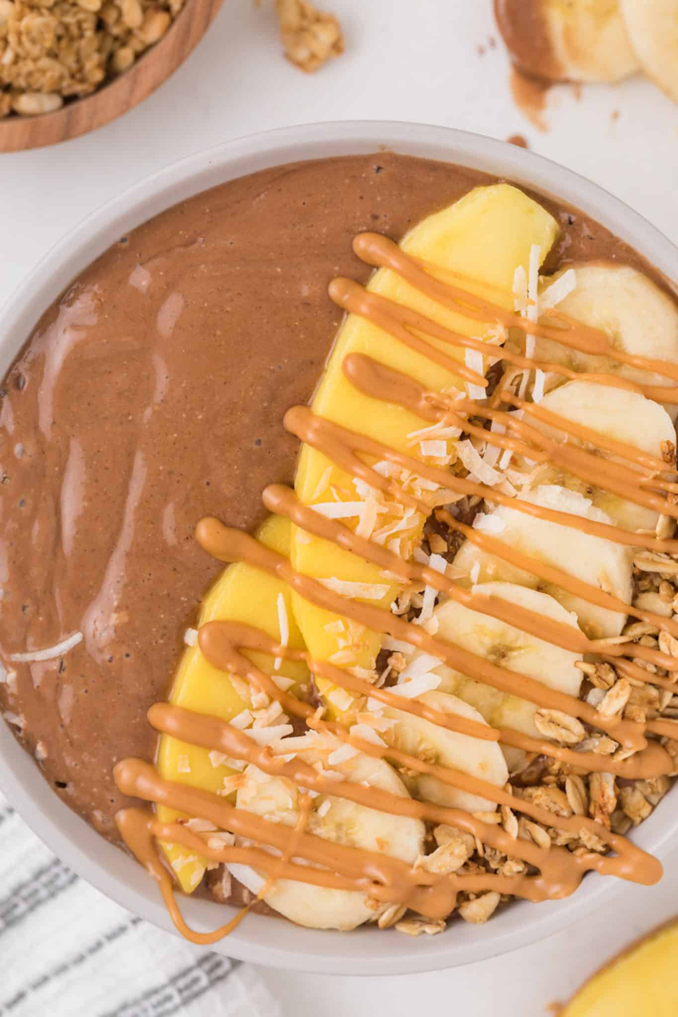 chocolate smoothie bowl with peanut butter