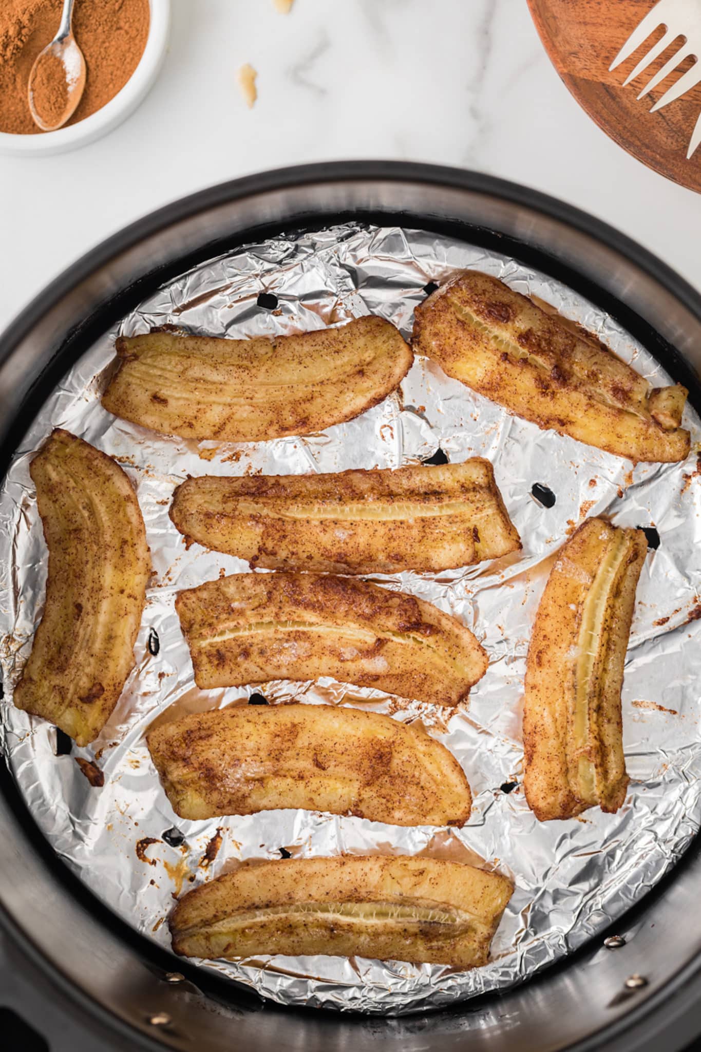 sliced bananas in air fryer.