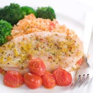 cooked-chicken-with-broccoli-rice-and-tomatoes