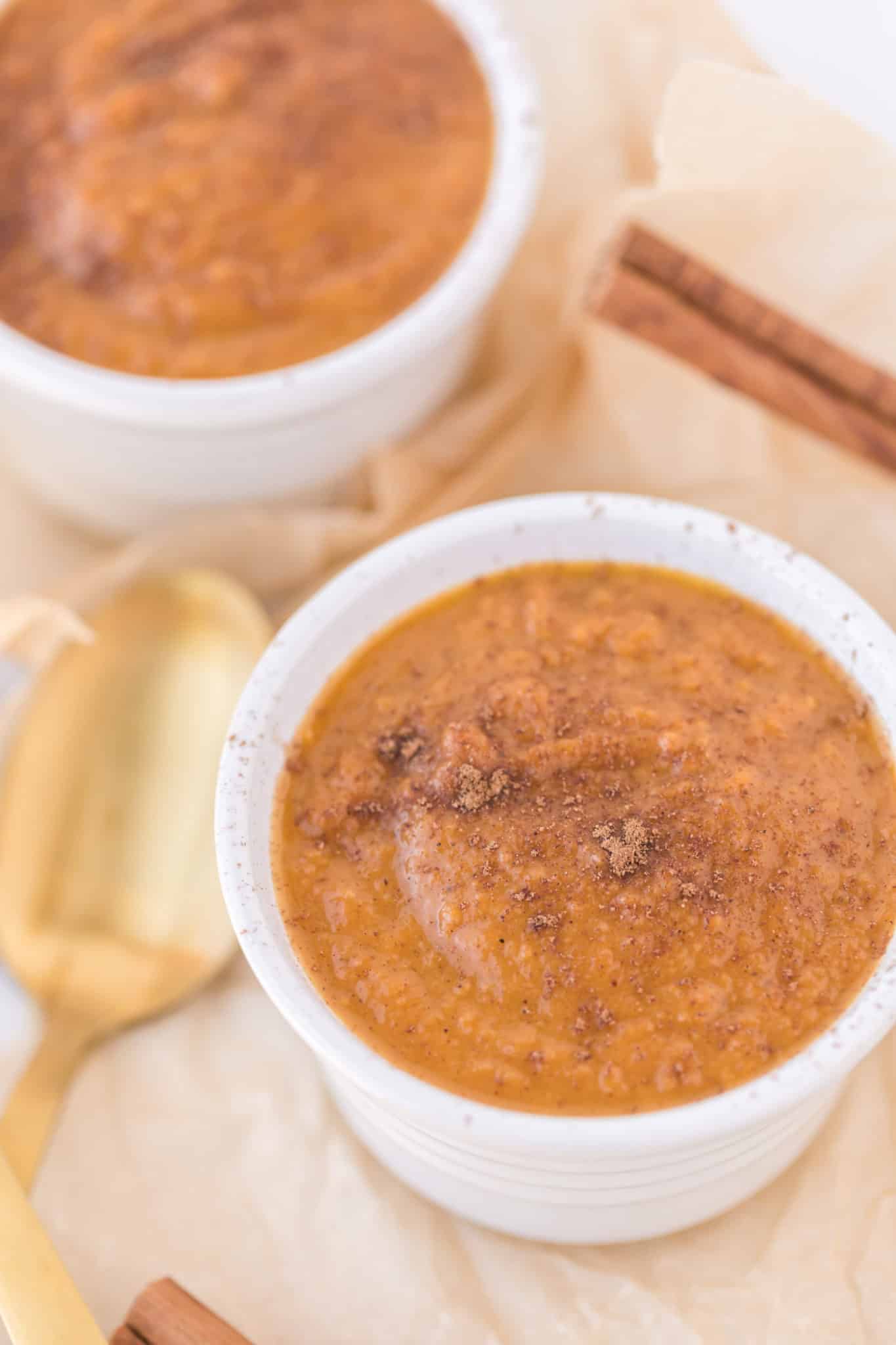 two bowls of cooked pumpkin pudding