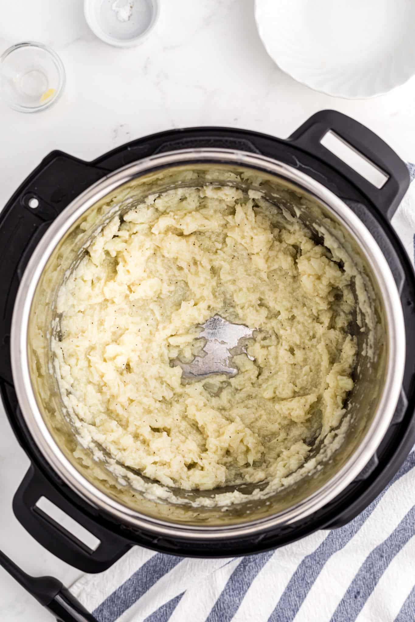 cooked cauliflower mash inside instant pot pressure cooker