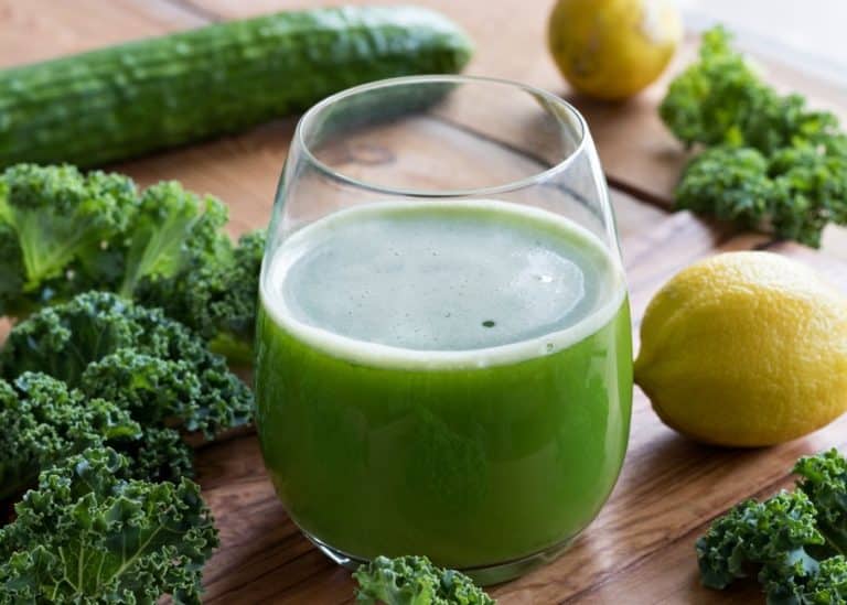 kale juice on cutting board.