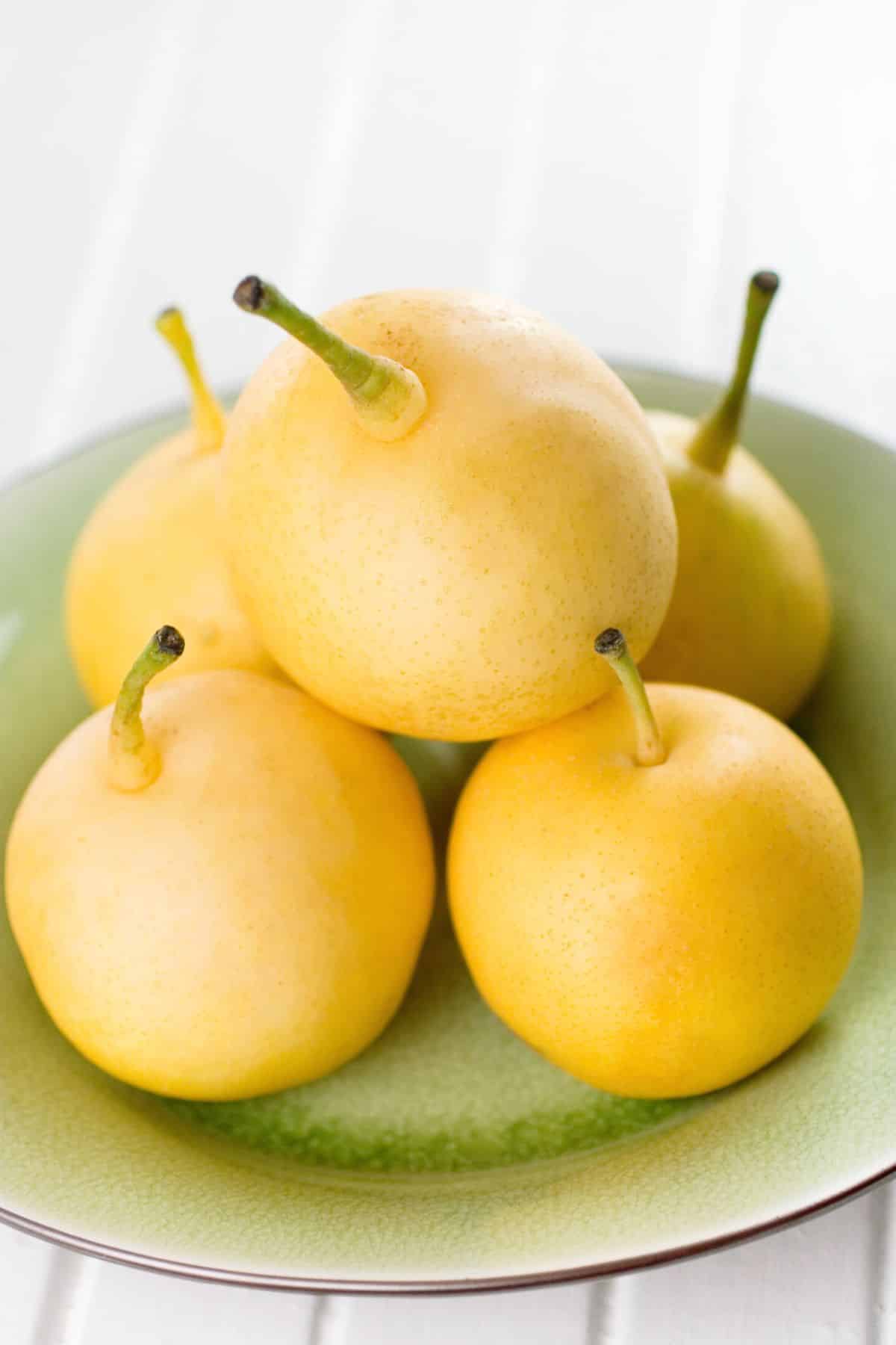 photo of Asian pears in a bowl.