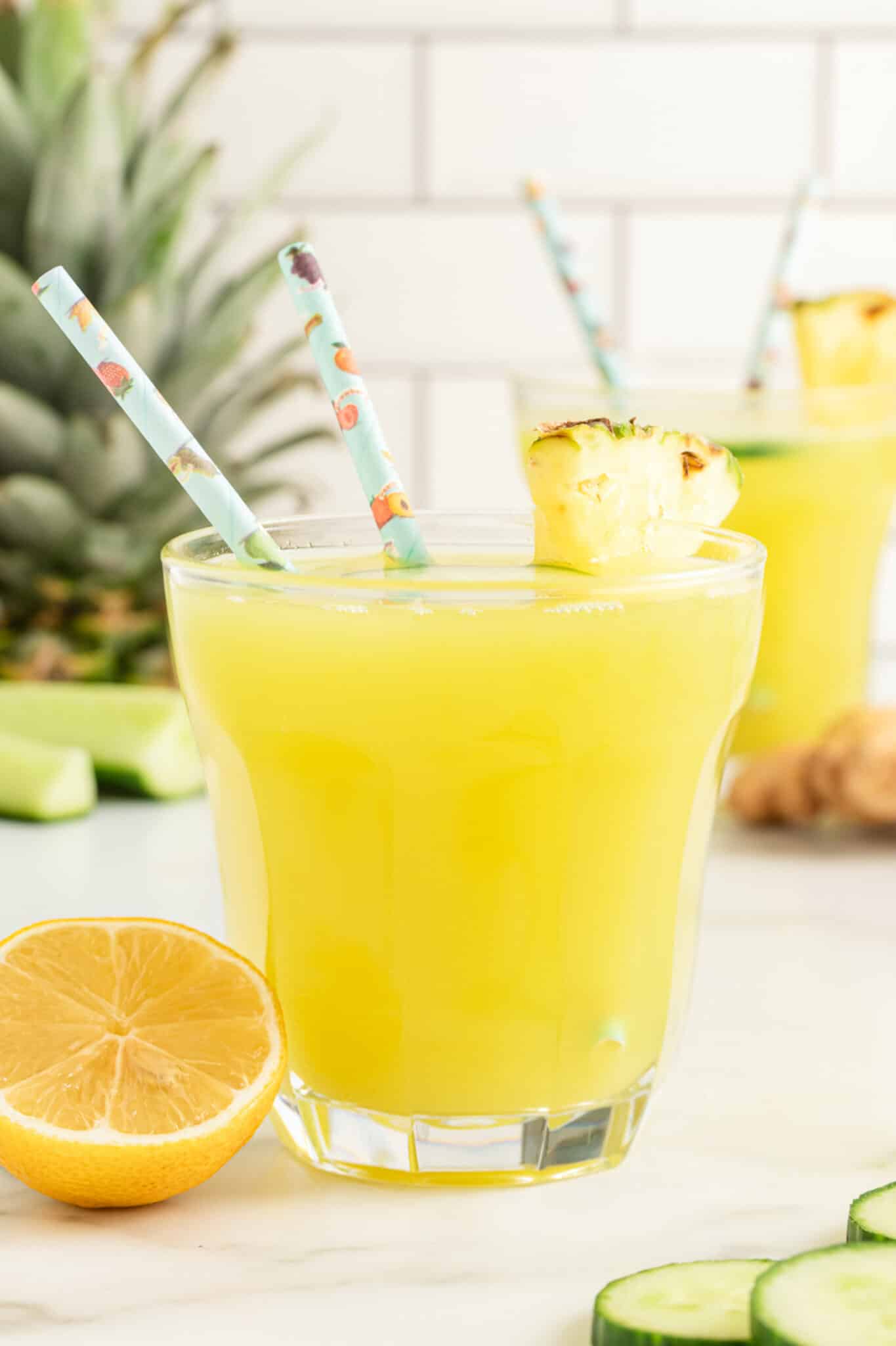 Fresh Pineapple Ginger Juice (Juicer or Blender) - Cook At Home Mom