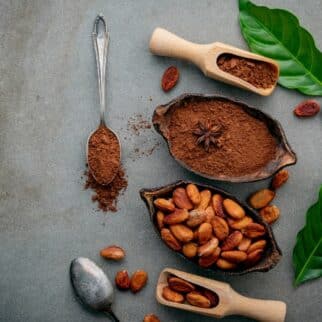 Alternatives to using cocoa powder in bowls and spoons on a table.