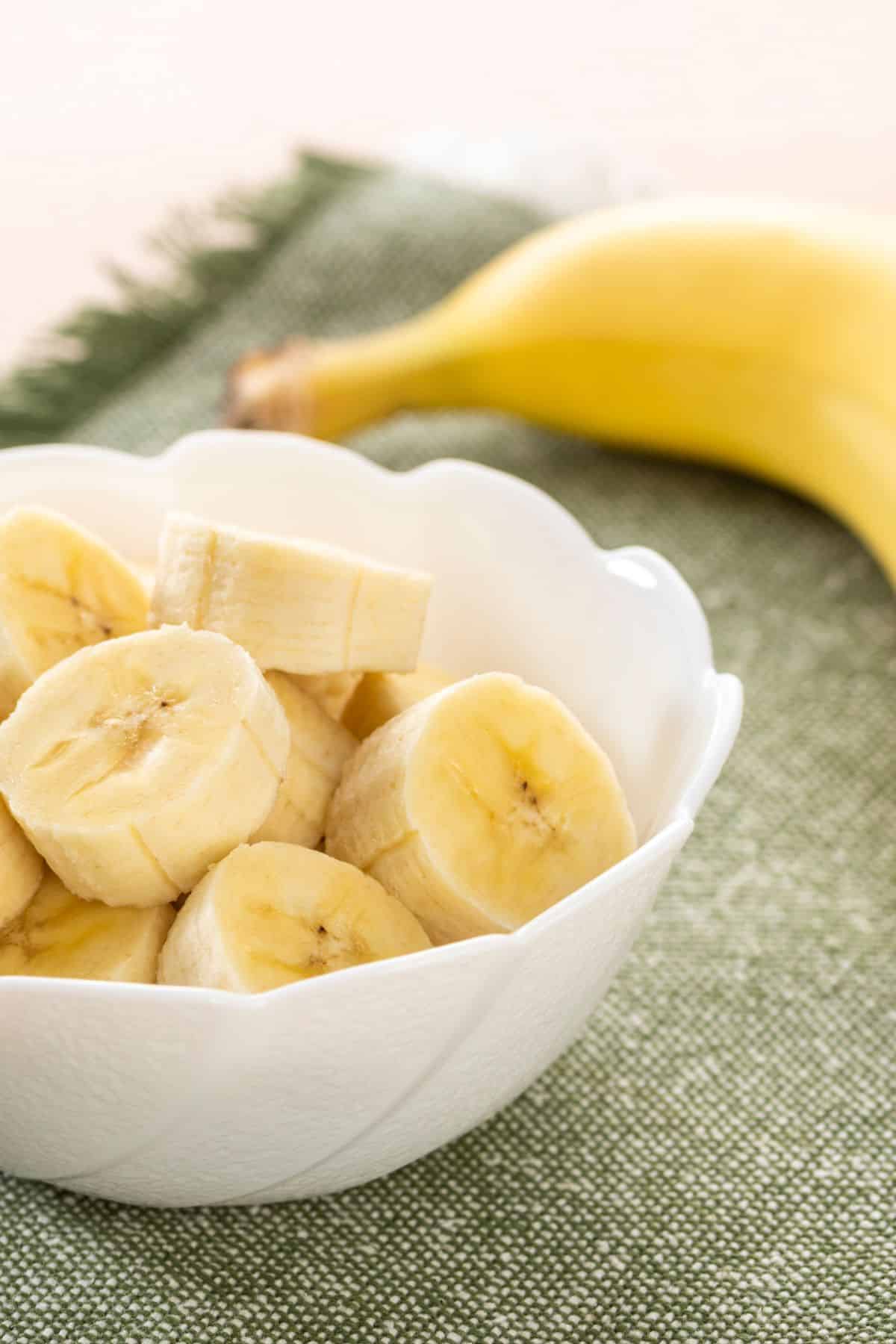 a bowl of sliced bananas.