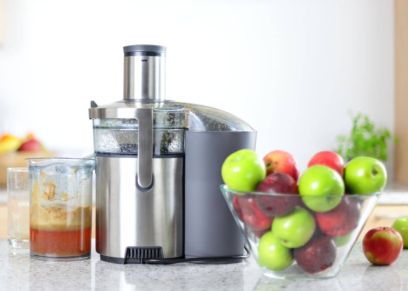 7 Best Apples For Juicing (& Which to Avoid) - Clean Eating Kitchen