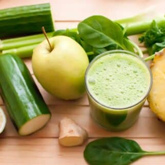anti inflammatory green juice recipe on table.