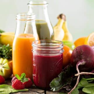 anti-inflammatory juice recipes on table.