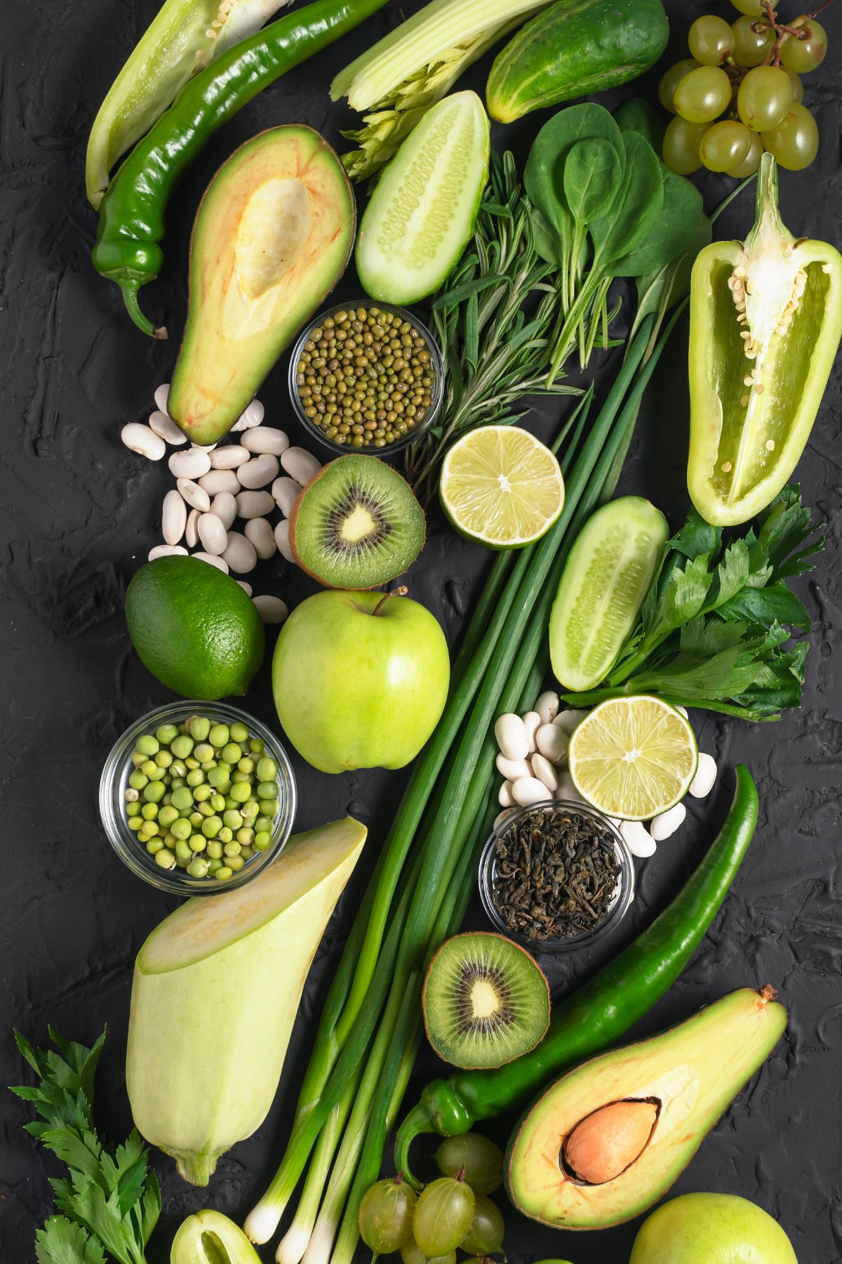 detoxifying green foods on table.