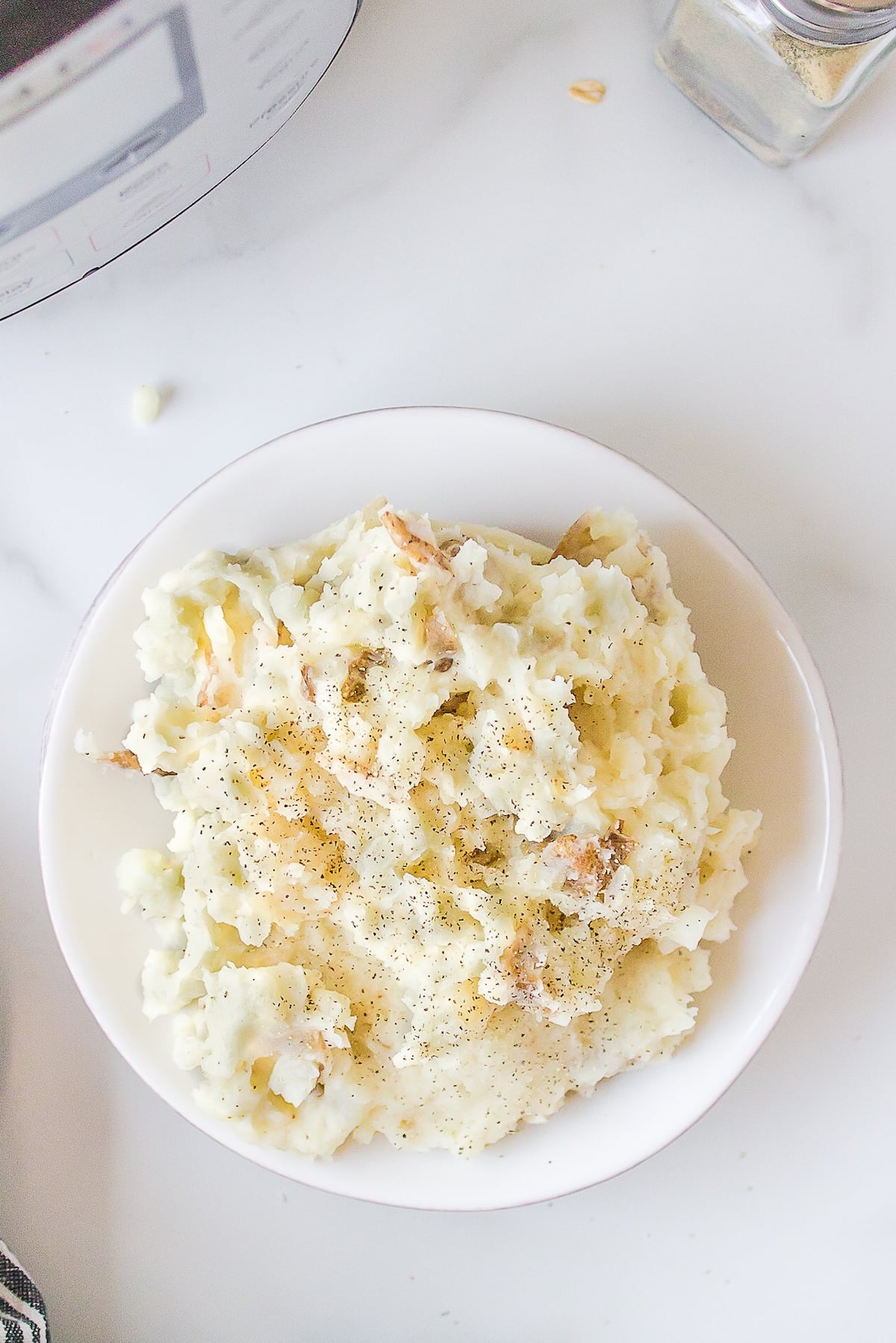 plate of mashed potatoes.