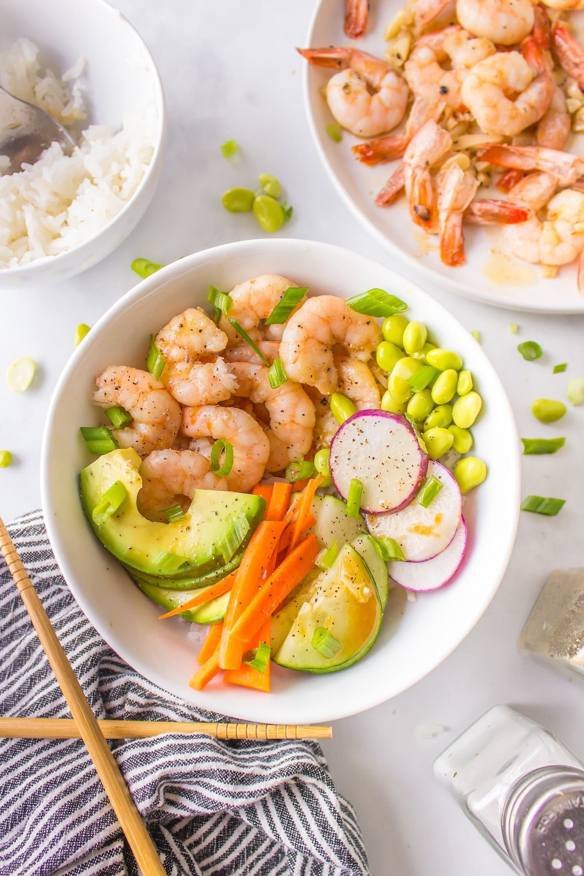 a shrimp poke bowl assembled.