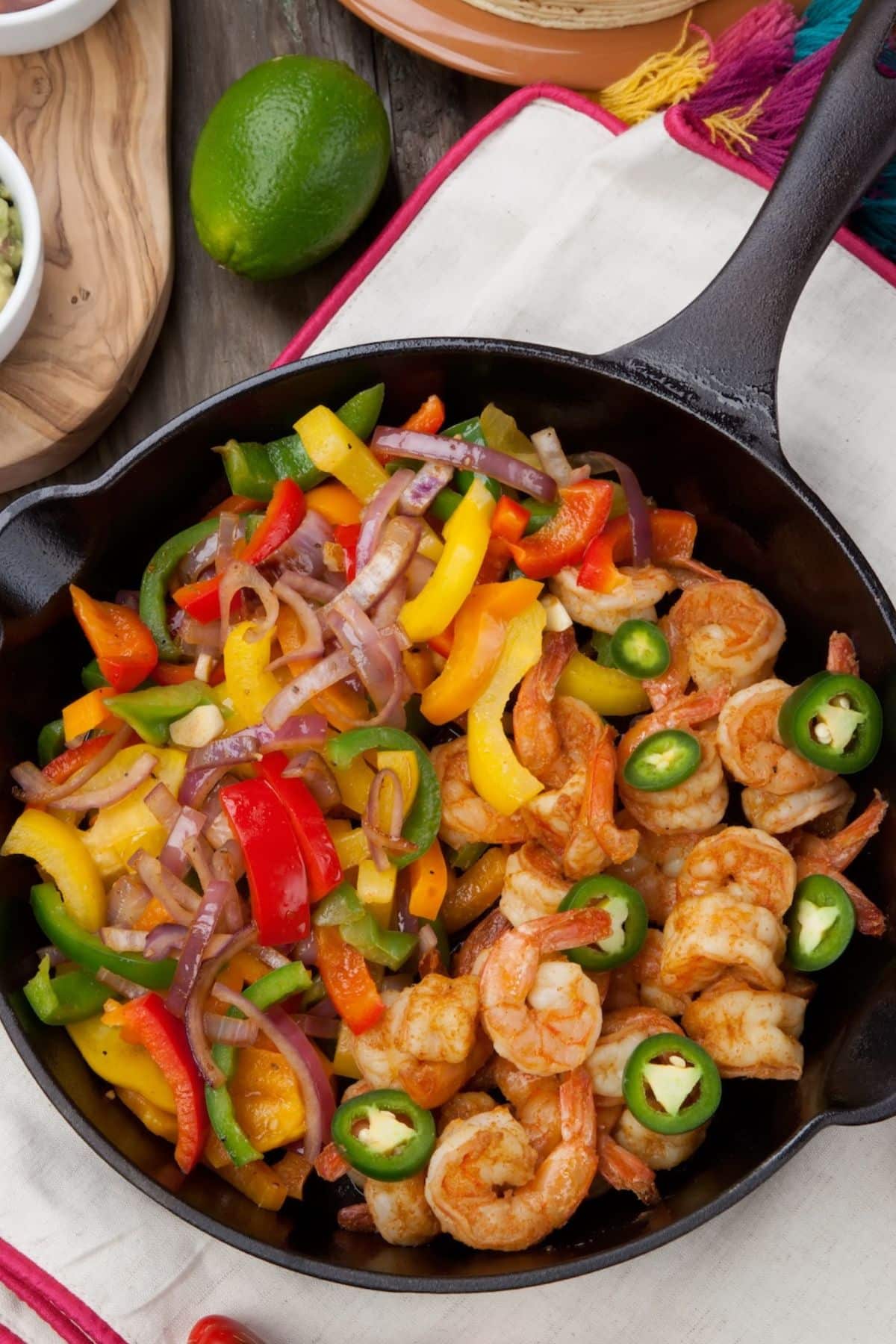 chilis low carb shrimp fajitas in skillet.